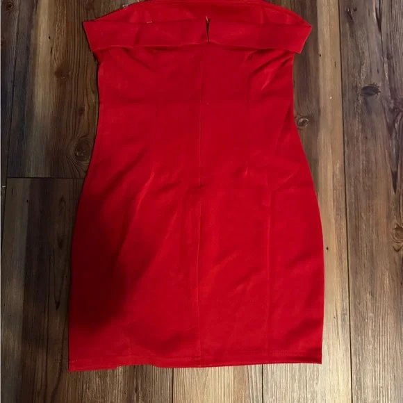 Elegant Red Mini Dress - Picture 5 of 6